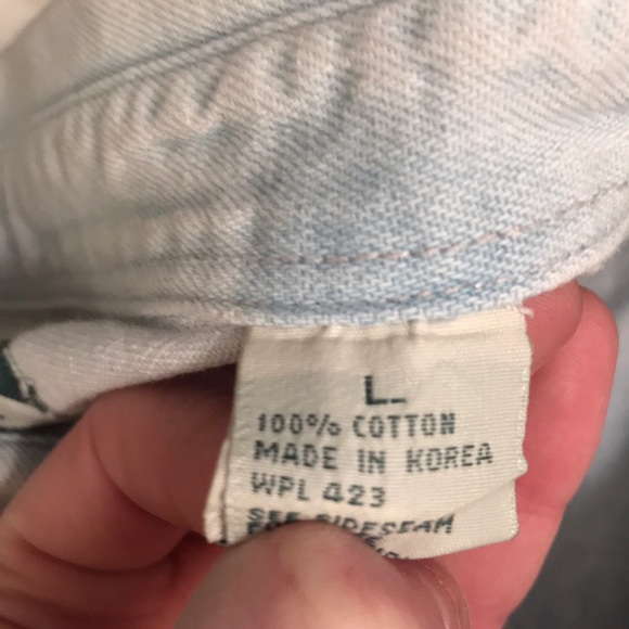 Authentic Vintage Men’s Levi’s Denim Shirt - Picture 7 of 8